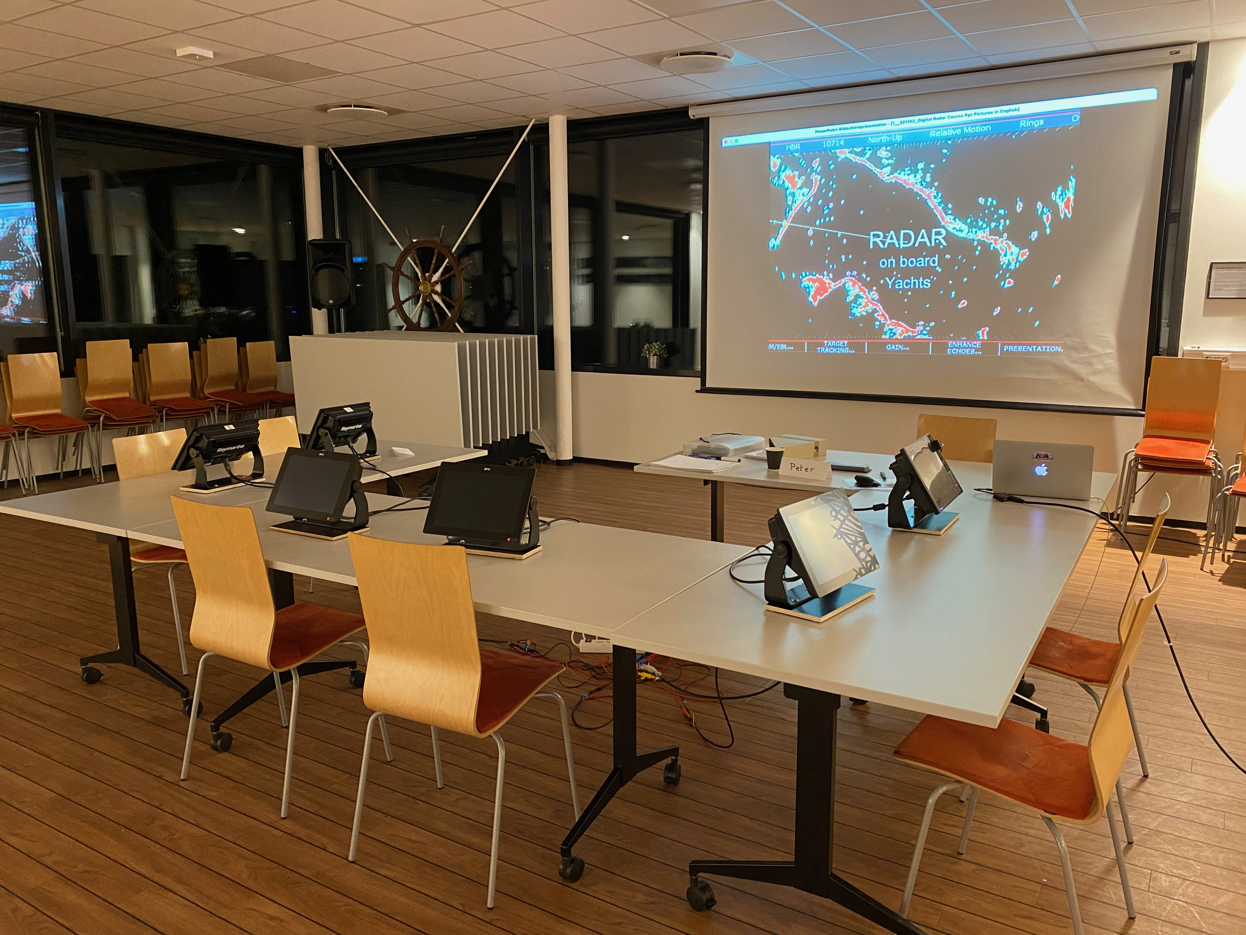 Course participants working with radar